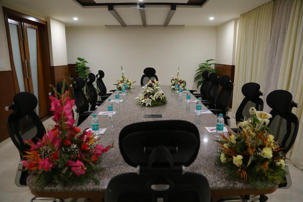 Hotel U.T.Elegance Bangalore Luaran gambar