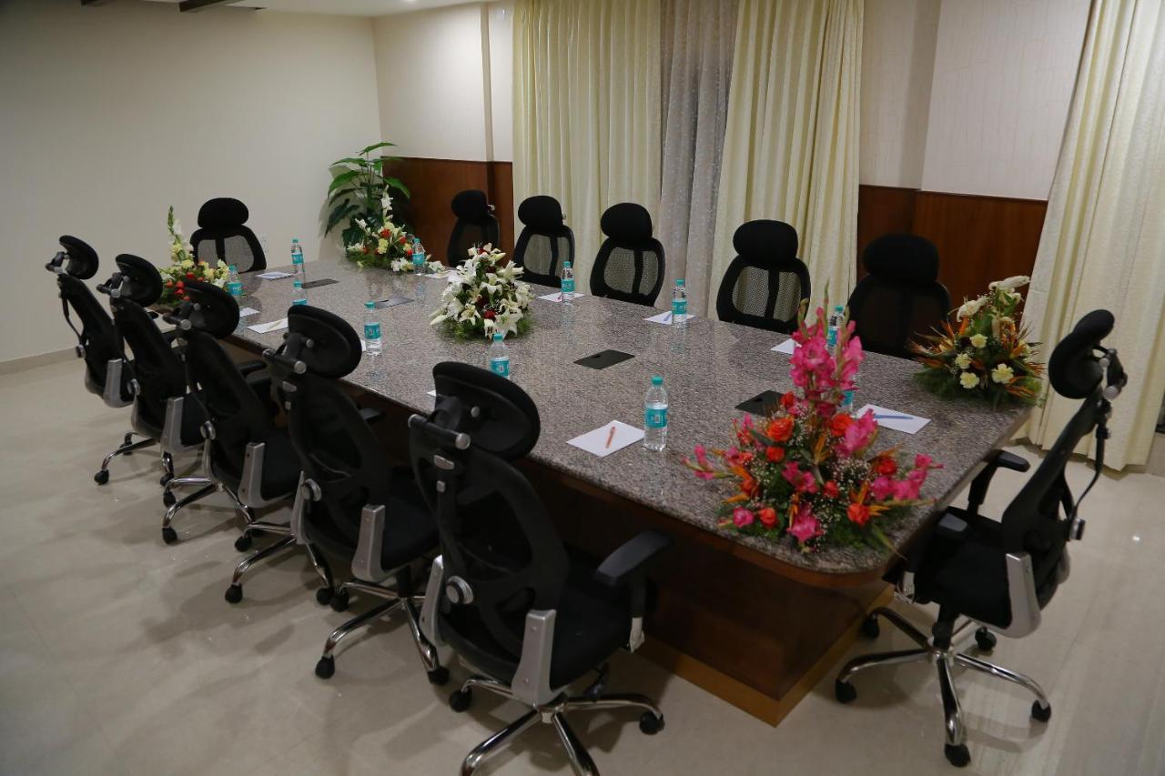 Hotel U.T.Elegance Bangalore Luaran gambar