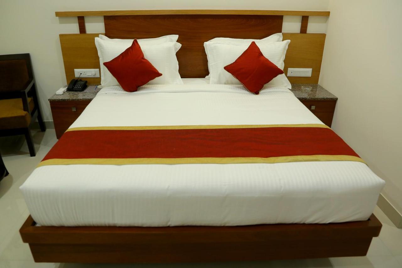 Hotel U.T.Elegance Bangalore Luaran gambar