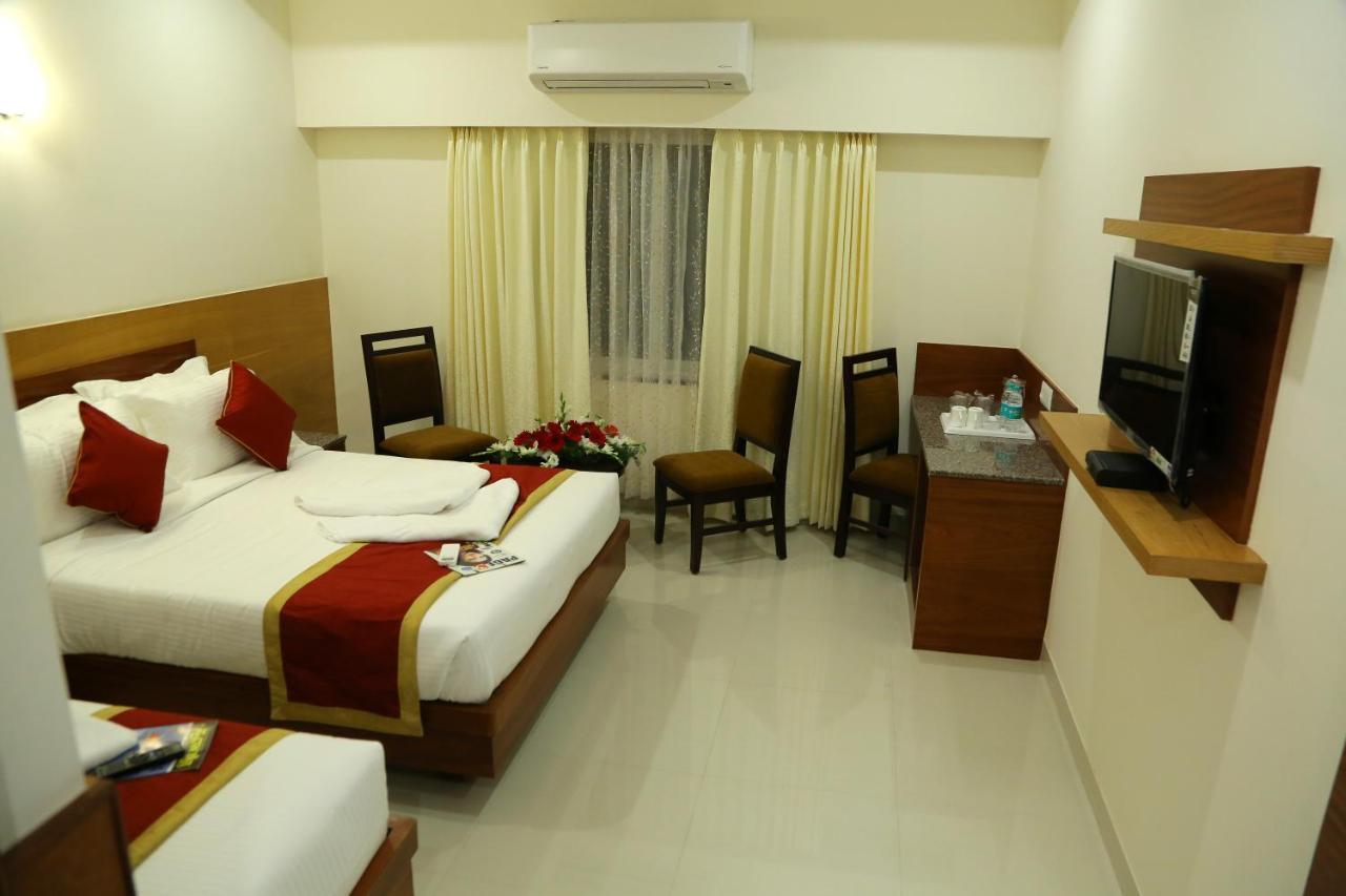 Hotel U.T.Elegance Bangalore Luaran gambar